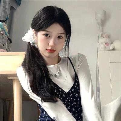 碧窗艳影