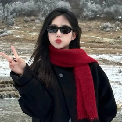 戴脚镣的女孩